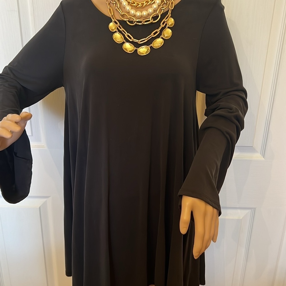 NWOT Tres Bien black boat neck bell sleeved flowy dress/tunic sz M/L - Picture 3 of 5